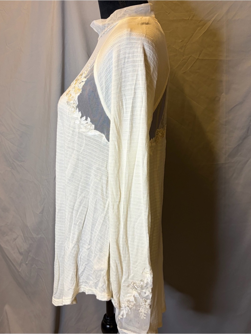 Free People Cream Lace-Back Long Sleeve Tee - Picture 4 of 12